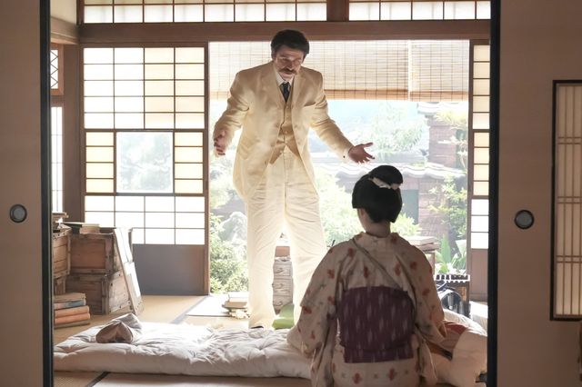 恐怖と緊張の女中生活…朝ドラ「ばけばけ」第7週「オトキサン、ジョチュウ、OK？」第32回（2枚目）