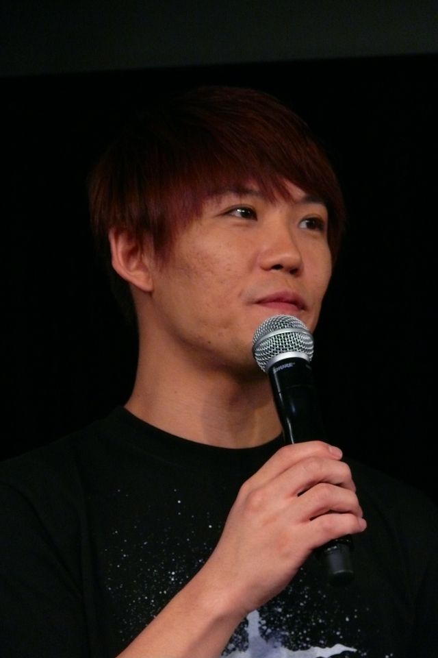 ここをこうして……高須院長の手がジャンポケ斉藤に！フォトギャラリー（3枚目）