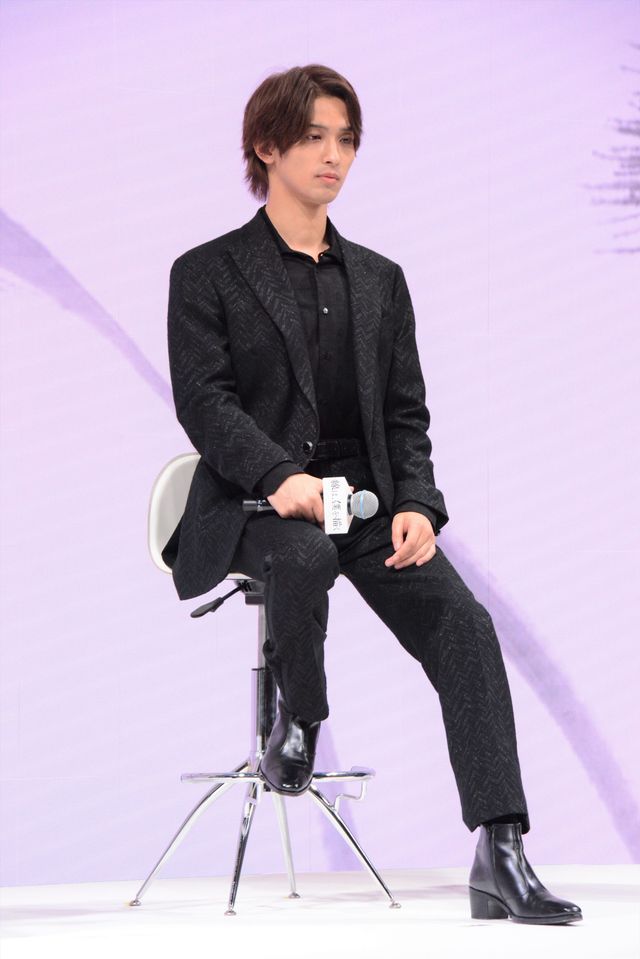 横浜流星、清原果耶ら黒コーデで登壇！『線は、僕を描く』完成報告会（4枚目）