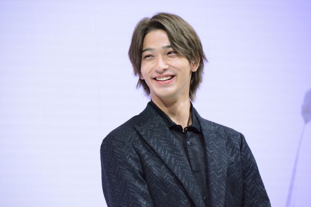 横浜流星、清原果耶ら黒コーデで登壇！『線は、僕を描く』完成報告会（5枚目）