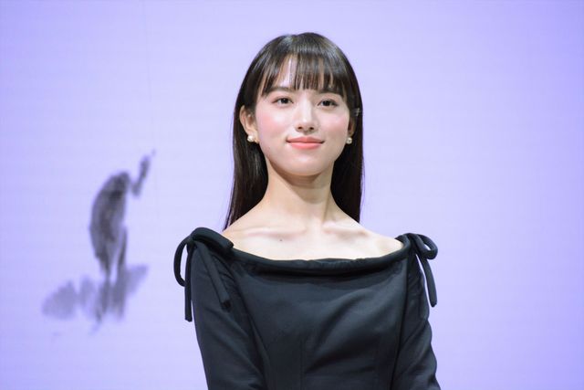 横浜流星、清原果耶ら黒コーデで登壇！『線は、僕を描く』完成報告会（6枚目）