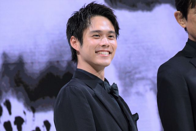 横浜流星、清原果耶ら黒コーデで登壇！『線は、僕を描く』完成報告会（11枚目）