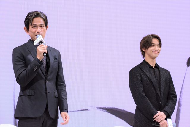 横浜流星、清原果耶ら黒コーデで登壇！『線は、僕を描く』完成報告会（14枚目）