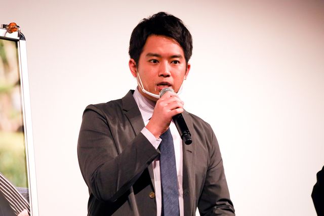 三浦貴大、比嘉愛未ら登壇『大綱引の恋』佐々部清監督一周忌追悼上映会舞台あいさつ（2枚目）