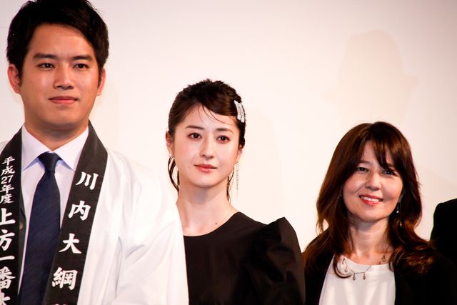 三浦貴大、比嘉愛未ら登壇『大綱引の恋』佐々部清監督一周忌追悼上映会舞台あいさつ（13枚目）