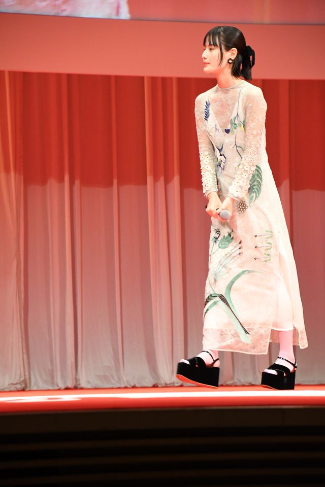 イザベル・ユペール「映画も私たちを必要としている」第34回東京国際映画祭オープニングセレモニー（16枚目）