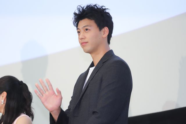 竹内涼真、初主演コンビを称賛！『初恋ロスタイム』完成披露上映会（3枚目）