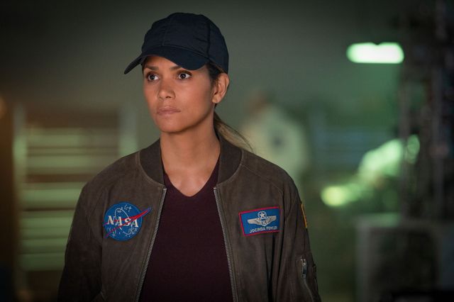 地球が…『ムーンフォール』場面写真（9枚目）