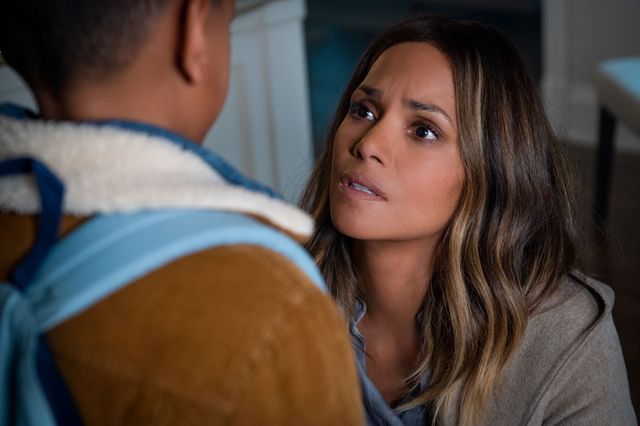 地球が…『ムーンフォール』場面写真（11枚目）