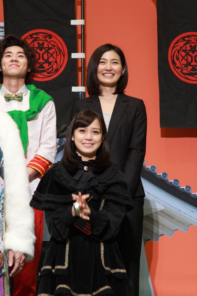 鎧武とウィザードがバトンタッチ！『仮面ライダー×仮面ライダー』完成披露舞台あいさつ（2枚目）