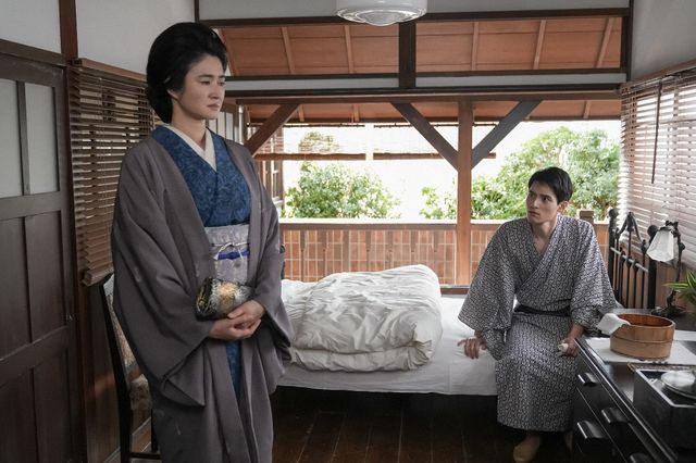 雑誌記者に写真を撮られ…「ブギウギ」第82回の場面写真（3枚目）