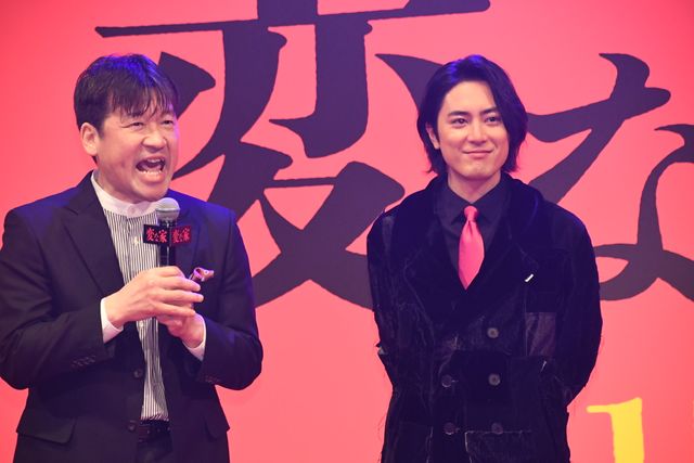 大量の“雨男”出現、本編上映もナシ！間宮祥太朗＆佐藤二朗ら登壇『変な家』変な報告会（7枚目）