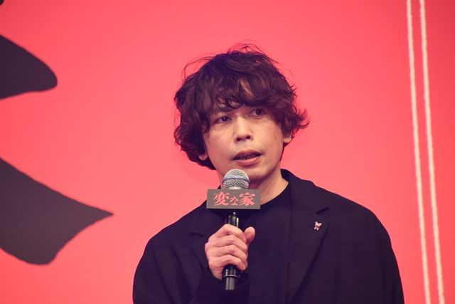 大量の“雨男”出現、本編上映もナシ！間宮祥太朗＆佐藤二朗ら登壇『変な家』変な報告会（13枚目）