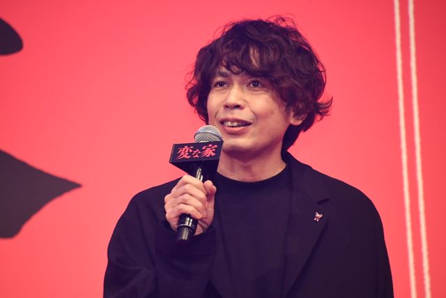 大量の“雨男”出現、本編上映もナシ！間宮祥太朗＆佐藤二朗ら登壇『変な家』変な報告会（14枚目）