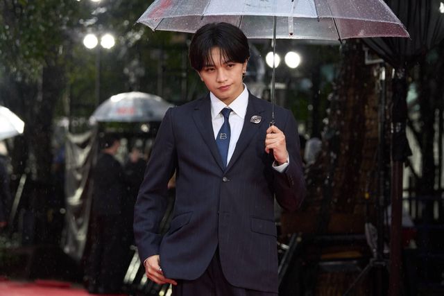 中島健人、雨の中でもオーラ輝く！TIFFレッドカーペットに初登場：フォトギャラリー