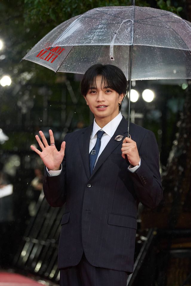 中島健人、雨の中でもオーラ輝く！TIFFレッドカーペットに初登場（4枚目）