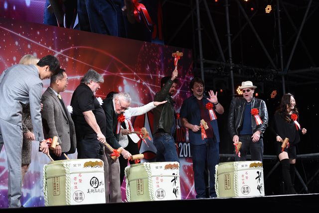 カール・アーバンの勢いが…竹内涼真らと鏡開き！「東京コミコン2017」オープニングセレモニー（26枚目）