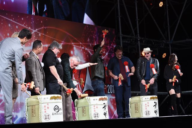 カール・アーバンの勢いが…竹内涼真らと鏡開き！「東京コミコン2017」オープニングセレモニー（27枚目）