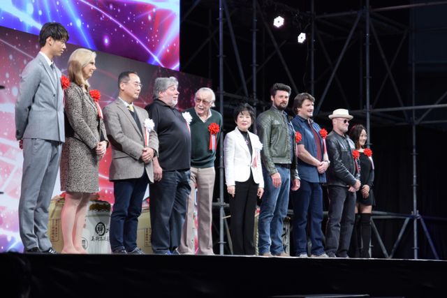 カール・アーバンの勢いが…竹内涼真らと鏡開き！「東京コミコン2017」オープニングセレモニー（31枚目）