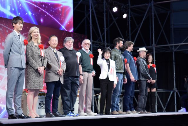 カール・アーバンの勢いが…竹内涼真らと鏡開き！「東京コミコン2017」オープニングセレモニー（32枚目）