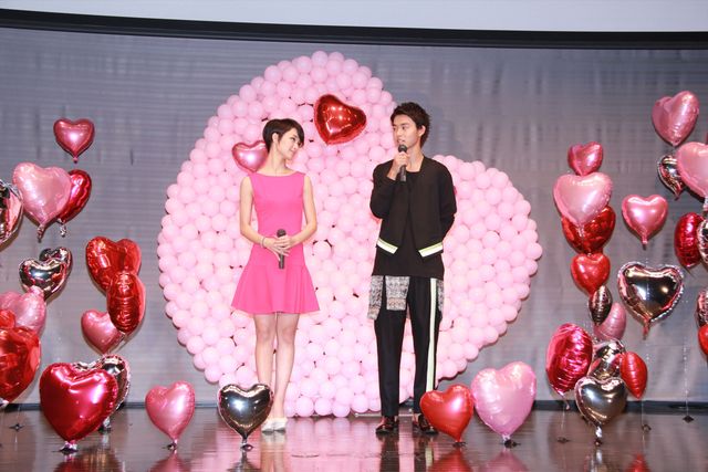 剛力彩芽と山崎賢人のまわりにハートがいっぱい！映画『L・DK』ブルーレイ＆DVD発売記念イベント写真ギャラリー（4枚目）