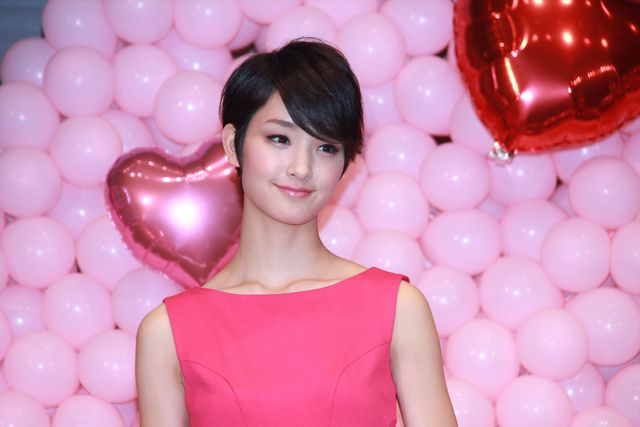 剛力彩芽と山崎賢人のまわりにハートがいっぱい！映画『L・DK』ブルーレイ＆DVD発売記念イベント写真ギャラリー（5枚目）