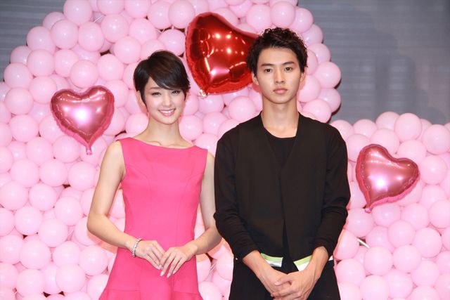 剛力彩芽と山崎賢人のまわりにハートがいっぱい！映画『L・DK』ブルーレイ＆DVD発売記念イベント写真ギャラリー（13枚目）