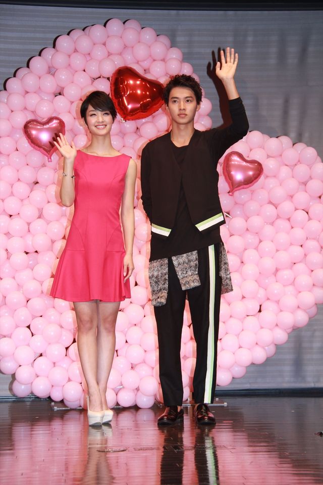 剛力彩芽と山崎賢人のまわりにハートがいっぱい！映画『L・DK』ブルーレイ＆DVD発売記念イベント写真ギャラリー（16枚目）