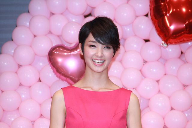 剛力彩芽と山崎賢人のまわりにハートがいっぱい！映画『L・DK』ブルーレイ＆DVD発売記念イベント写真ギャラリー（18枚目）