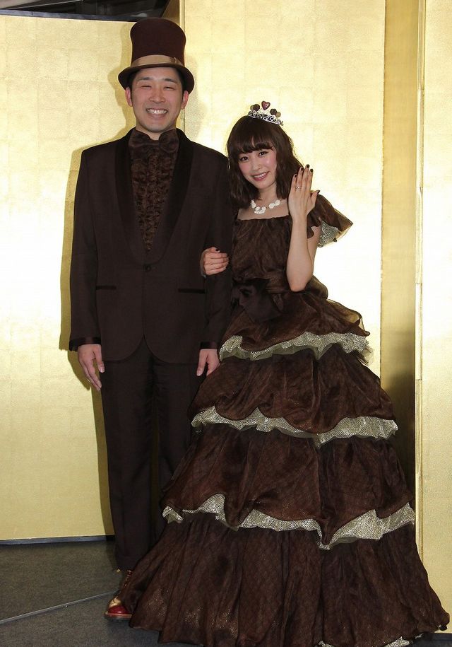高橋愛＆あべこうじがバレンタイン婚！結婚会見フォトギャラリー：フォトギャラリー