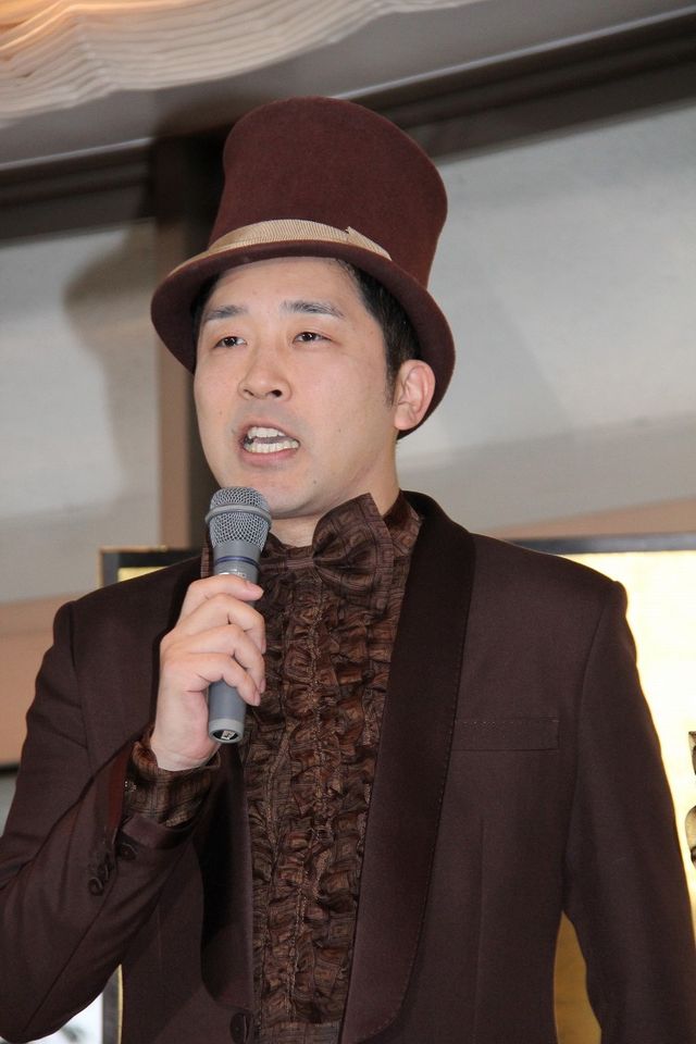 高橋愛＆あべこうじがバレンタイン婚！結婚会見フォトギャラリー（9枚目）