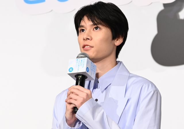 萩原利久が大きな手で顔を隠す…映画『今日の空が一番好き、とまだ言えない僕は』公開記念舞台あいさつ（3枚目）