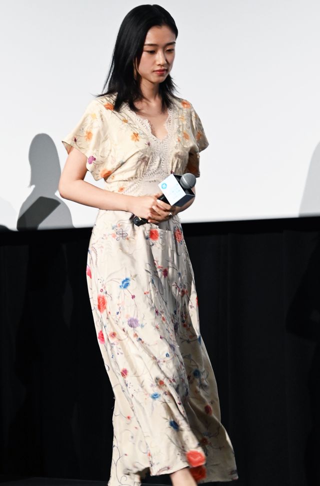 萩原利久が大きな手で顔を隠す…映画『今日の空が一番好き、とまだ言えない僕は』公開記念舞台あいさつ（4枚目）