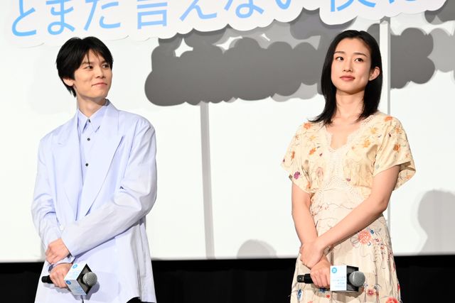 萩原利久が大きな手で顔を隠す…映画『今日の空が一番好き、とまだ言えない僕は』公開記念舞台あいさつ（7枚目）