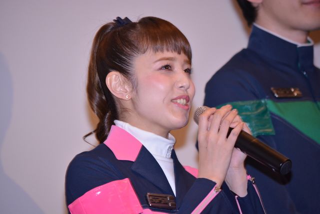 デカレンジャー6人そろって劇中衣装で登場！フォトギャラリー（9枚目）