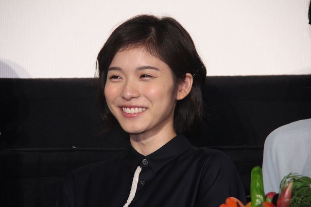 「あまちゃん」コンビ！橋本愛＆松岡茉優ら『リトル・フォレスト 夏・秋』初日舞台あいさつ写真ギャラリー（12枚目）