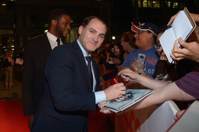 ジェレミー・レナーを笑顔で見つめるエイミー・アダムス！第41回トロント映画祭フォトギャラリー（6枚目）