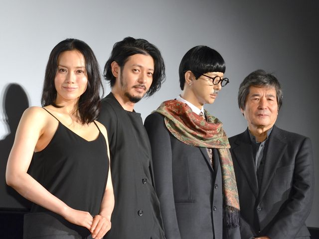 オダジョーそっくりのマネキンに苦笑…映画『FOUJITA』初日舞台あいさつ【フォトギャラリー】：フォトギャラリー
