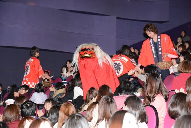 藤原竜也＆岡田将生『映画 ST赤と白の捜査ファイル』初日舞台あいさつ写真ギャラリー（4枚目）