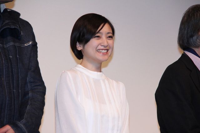 常盤貴子、ガッツポーズ！映画『野のなななのか』完成披露試写会フォトギャラリー（3枚目）