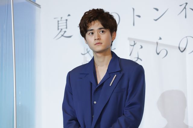 鈴鹿央士＆飯豊まりえ、笑顔で登場！『夏へのトンネル、さよならの出口』完成披露（7枚目）