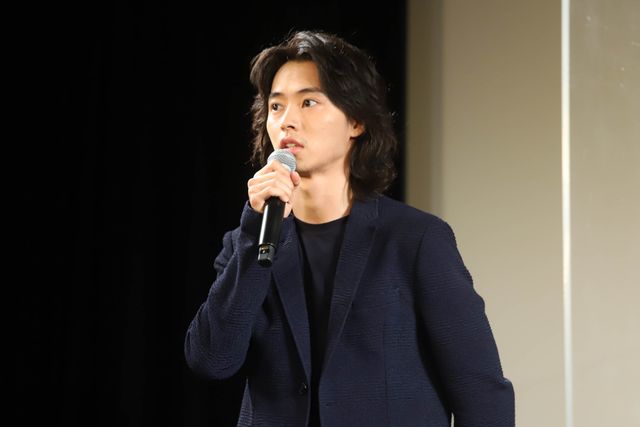 山崎賢人＆行定勲監督が登場！『劇場』初日リモート舞台あいさつ（5枚目）