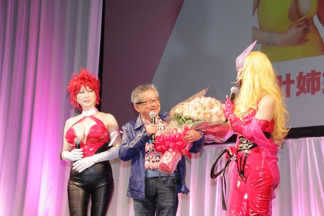 叶姉妹、ファビュラスなスタイル！キューティーハニーコスを披露（2枚目）