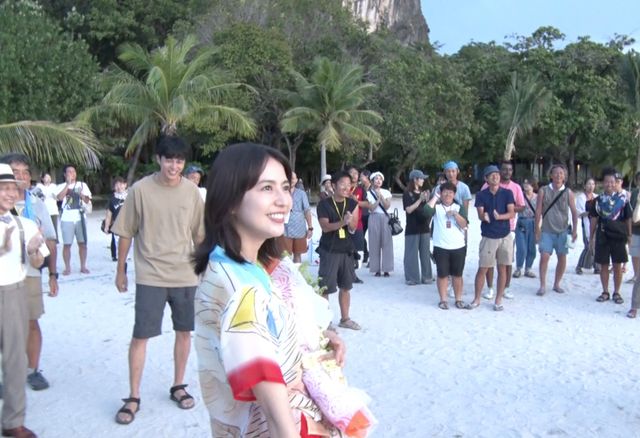 長澤まさみ、東出昌大、小日向文世の仲良しショット！映画『コンフィデンスマンJP』第2弾（2枚目）