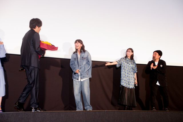 松山ケンイチがサプライズ登場！ペ・ドゥナ、前田亜季、香椎由宇、関根史織が20年ぶり集結『リンダ リンダ リンダ 4K』公開前夜祭舞台挨拶（3枚目）