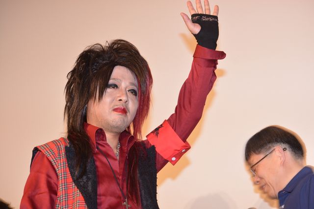 マキタスポーツ、ちびっ子たちの前にさっそうと登場『映画かいけつゾロリ　うちゅうの勇者たち』初日舞台あいさつフォトギャラリー（9枚目）