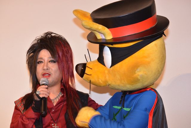 マキタスポーツ、ちびっ子たちの前にさっそうと登場『映画かいけつゾロリ　うちゅうの勇者たち』初日舞台あいさつフォトギャラリー（11枚目）