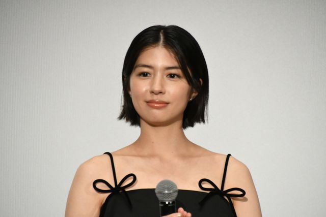 出産後の美しい佐久間由衣！吉田鋼太郎、木南晴夏、武田玲奈、MEGUMIら『映画　おいハンサム!!』伊藤家大集合（6枚目）