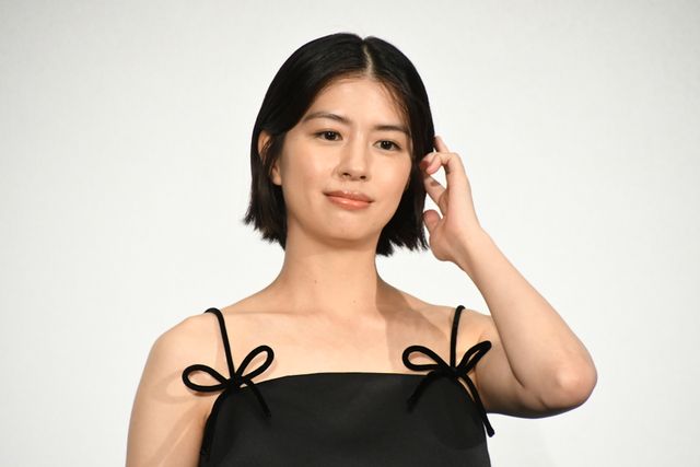 出産後の美しい佐久間由衣！吉田鋼太郎、木南晴夏、武田玲奈、MEGUMIら『映画　おいハンサム!!』伊藤家大集合（7枚目）