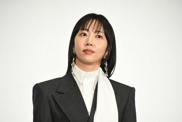 出産後の美しい佐久間由衣！吉田鋼太郎、木南晴夏、武田玲奈、MEGUMIら『映画　おいハンサム!!』伊藤家大集合（12枚目）